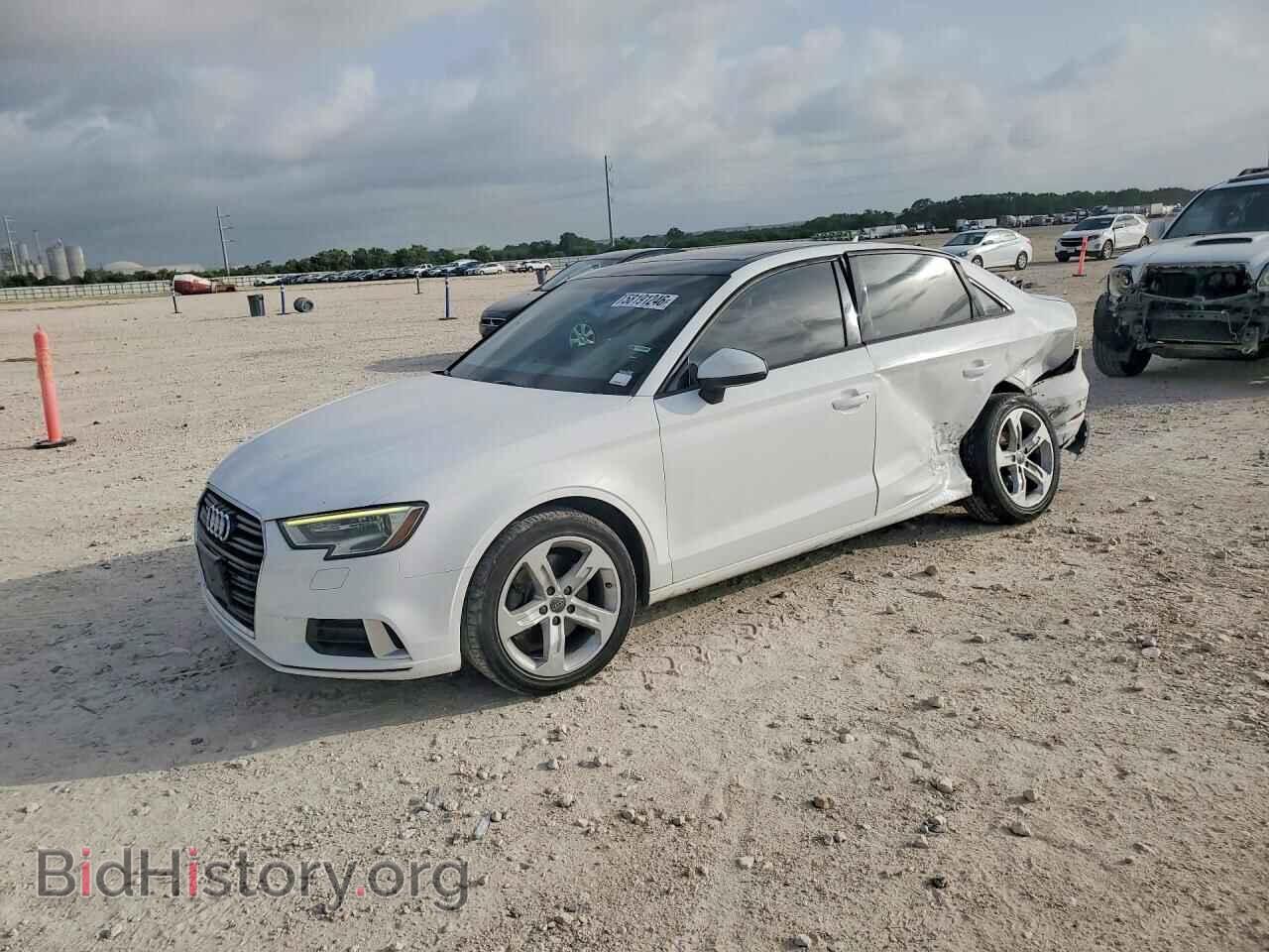 Фотография WAUB8GFF2H1016435 - AUDI A3 2017