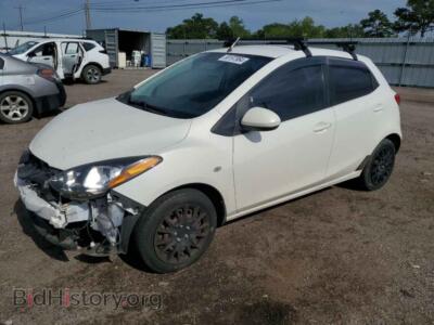 2013 Mazda 2, белый — VIN JM1DE1KY3D0164201, Copart