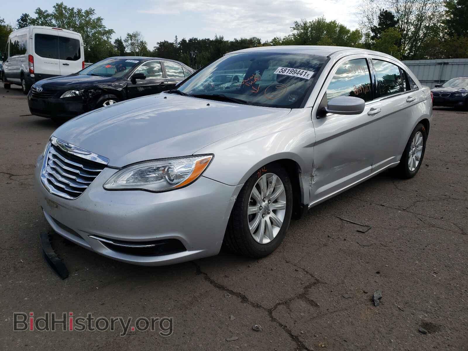 2011 CHRYSLER 200 - VIN: 1C3BC1FB3BN555002 - Фото 2
