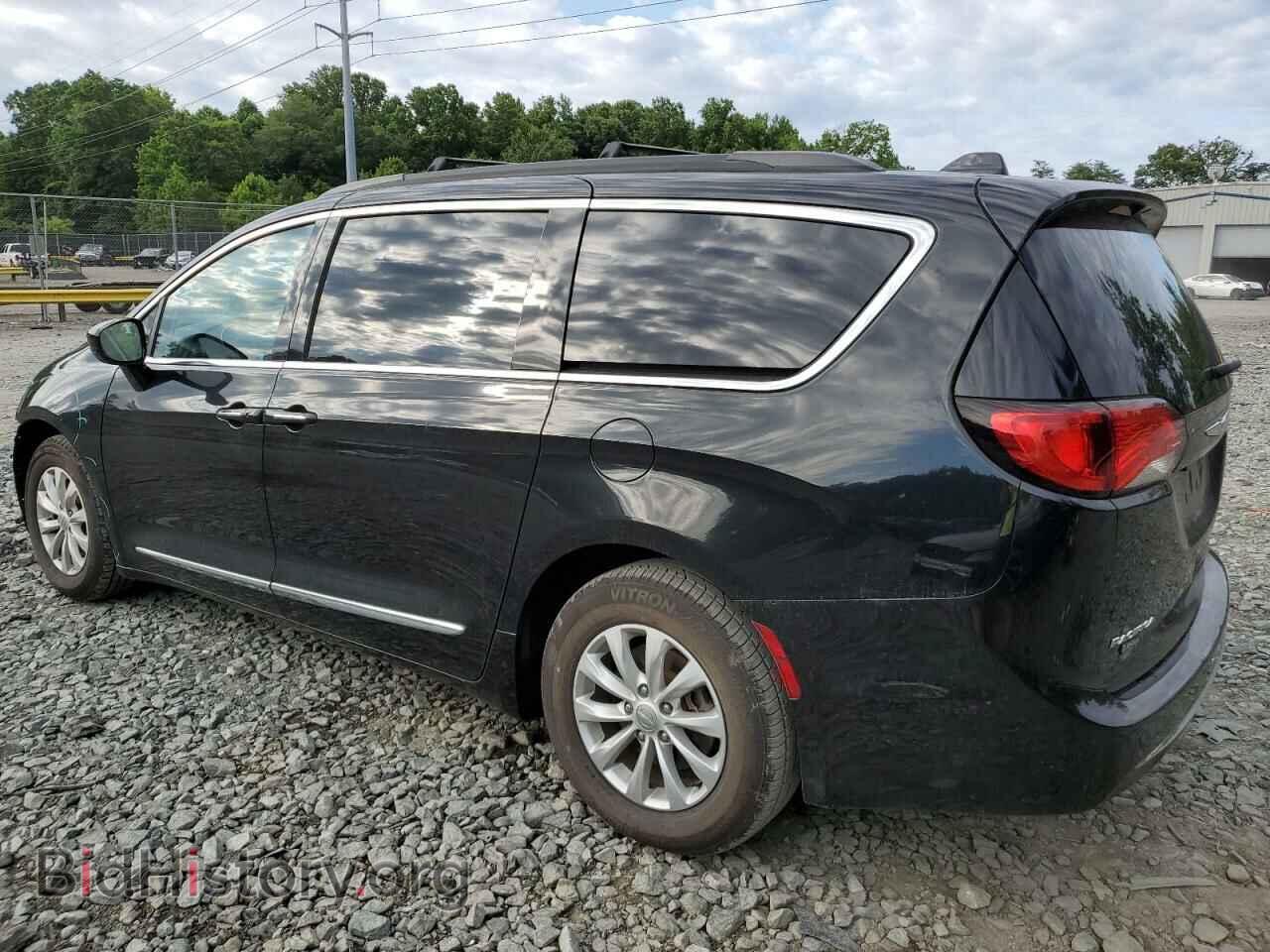 2017 CHRYSLER PACIFICA - VIN: 2C4RC1BGXHR684765 - Photo 2