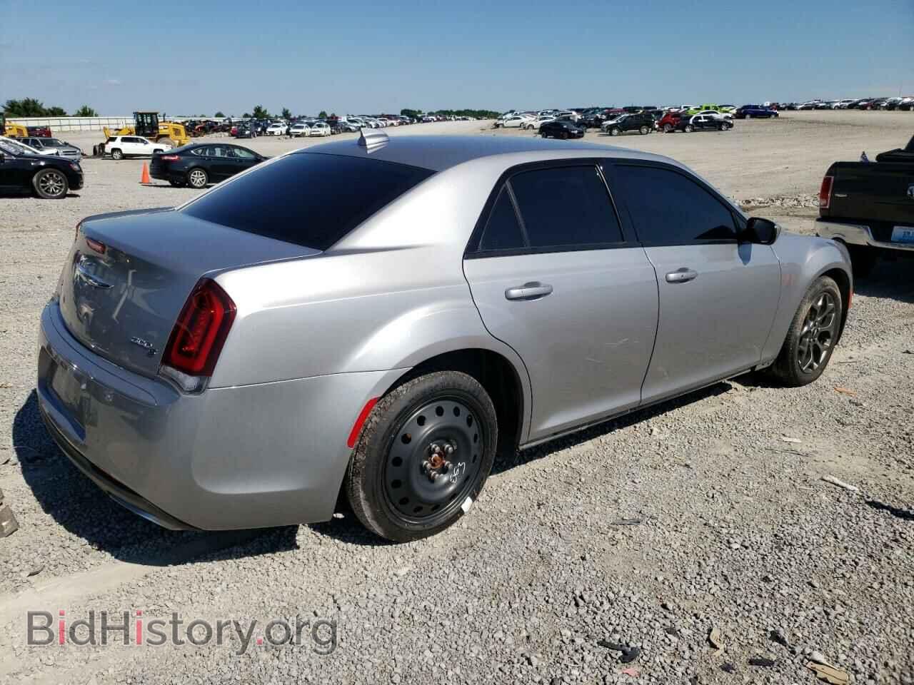 2016 CHRYSLER 300 - VIN: 2C3CCAGGXGH183012 - Фото 3