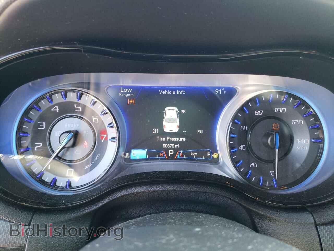 2016 CHRYSLER 300 - VIN: 2C3CCAGGXGH183012 - Фото 9