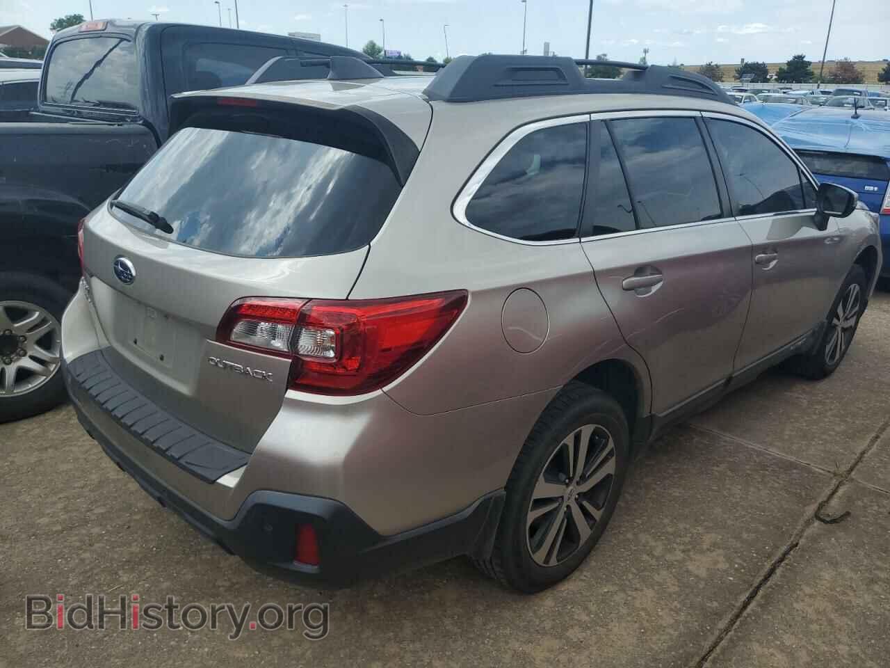 2018 SUBARU OUTBACK - VIN: 4S4BSANC9J3347950 - Фото 3
