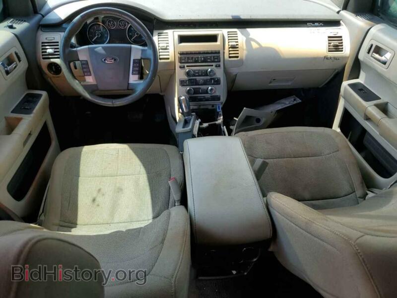 2011 Ford FLEX (VIN 2FMGK5BC0BBD24365) — фото 8 из 13