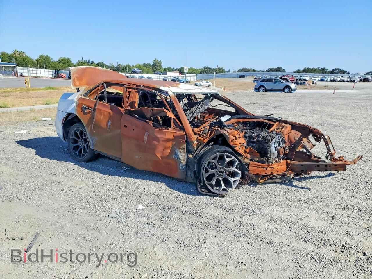 2019 CHRYSLER 300 - VIN: 2C3CCABG8KH555463 - Photo 4