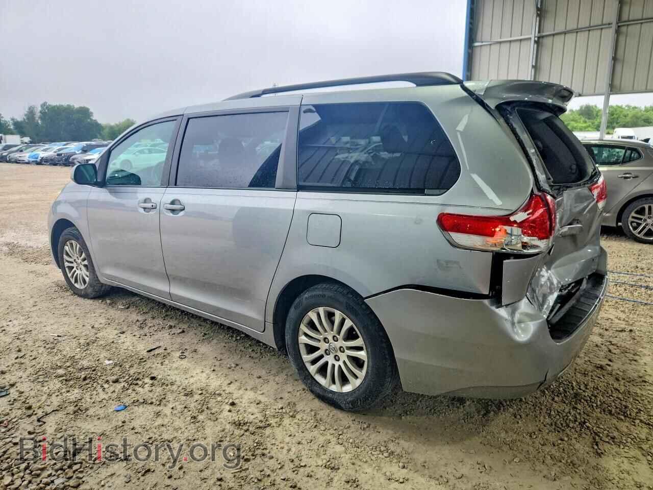 2011 TOYOTA SIENNA - VIN: 5TDYK3DC5BS070855 - Фото 2