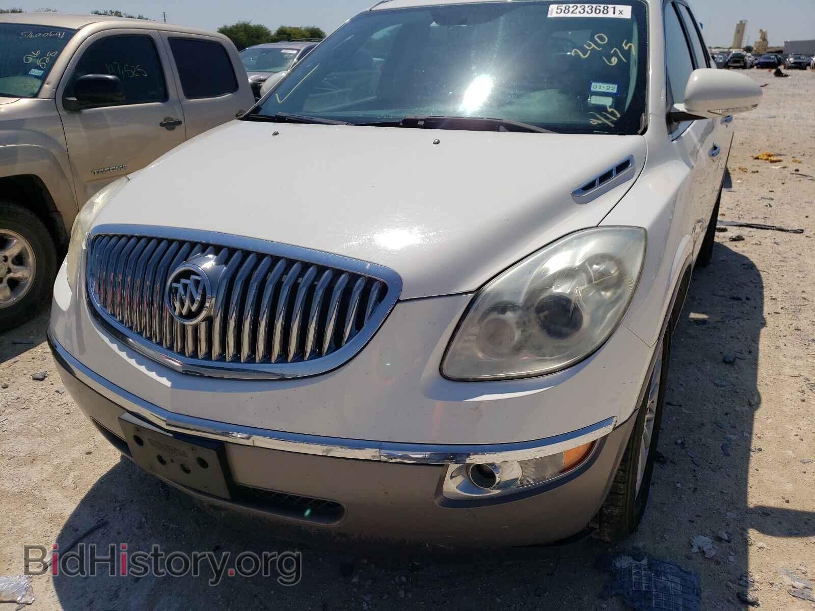 2011 BUICK ENCLAVE - VIN: 5GAKRAED5BJ240675 - Photo 2