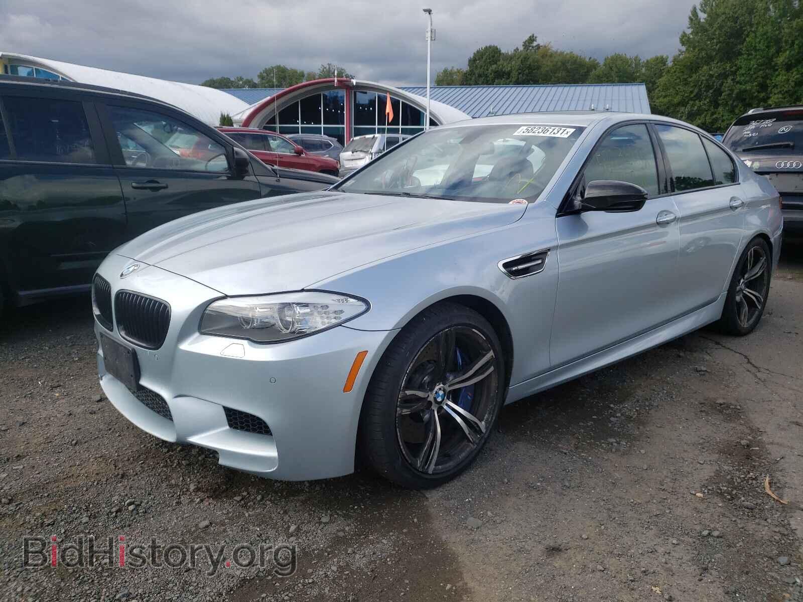 2013 BMW M5 - VIN: WBSFV9C56DC773463 - Фото 2