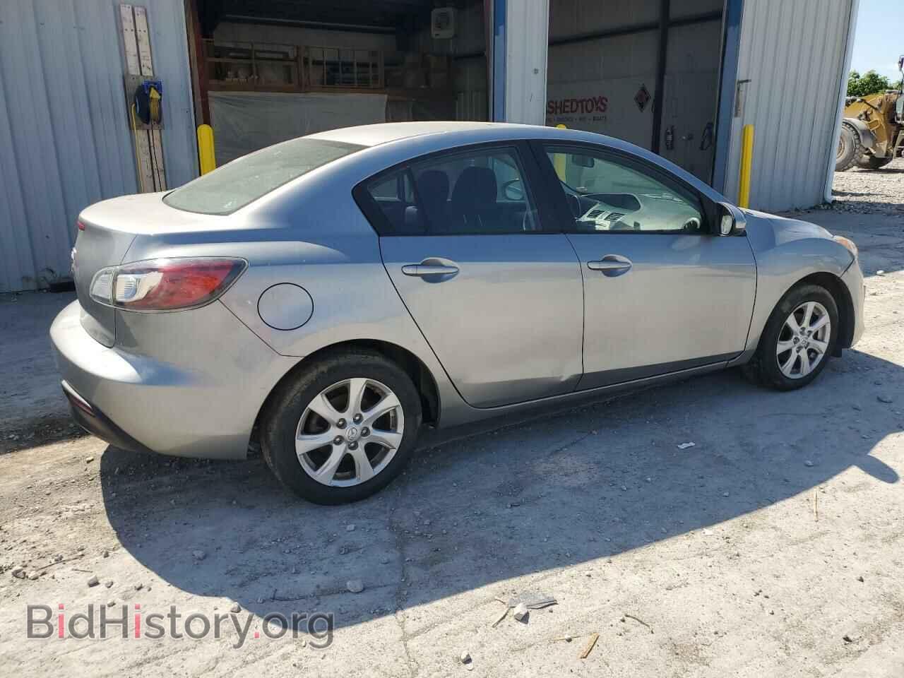 2011 MAZDA 3 - VIN: JM1BL1VF4B1370996 - Фото 3