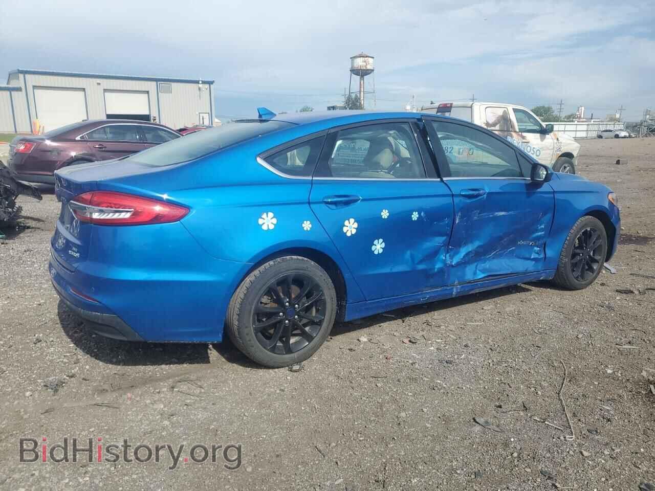 2019 Ford FUSION (VIN 3FA6P0LU7KR279427) — фото 3 из 12