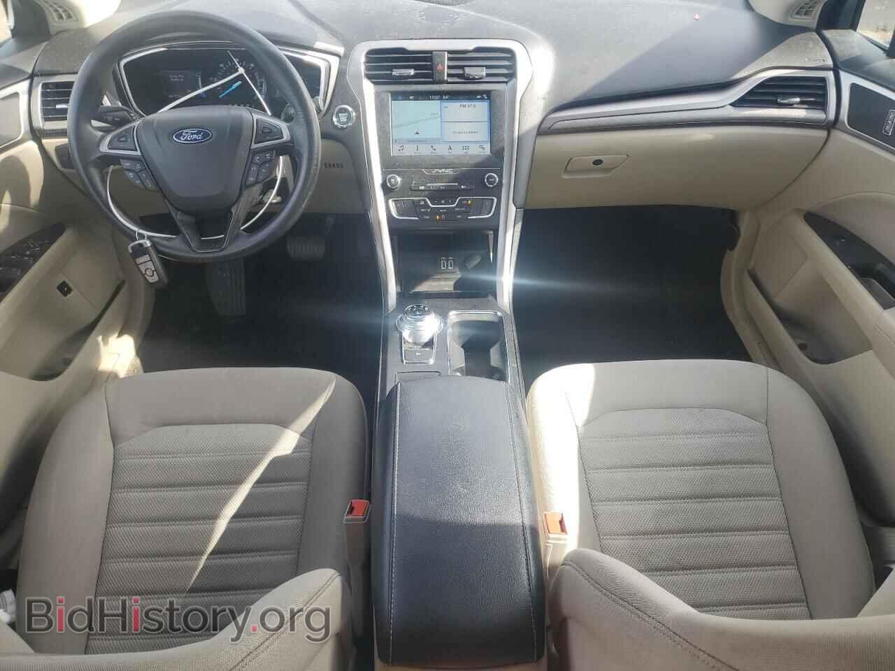 2019 Ford FUSION (VIN 3FA6P0LU7KR279427) — фото 8 из 12