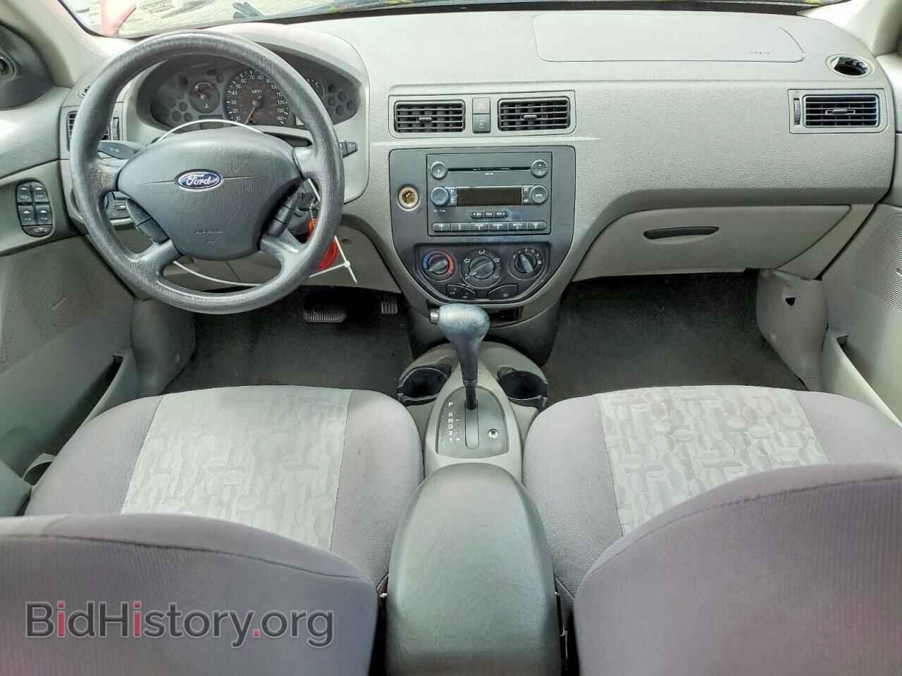 2005 FORD FOCUS - VIN: 1FAFP36N05W241173 - Фото 8