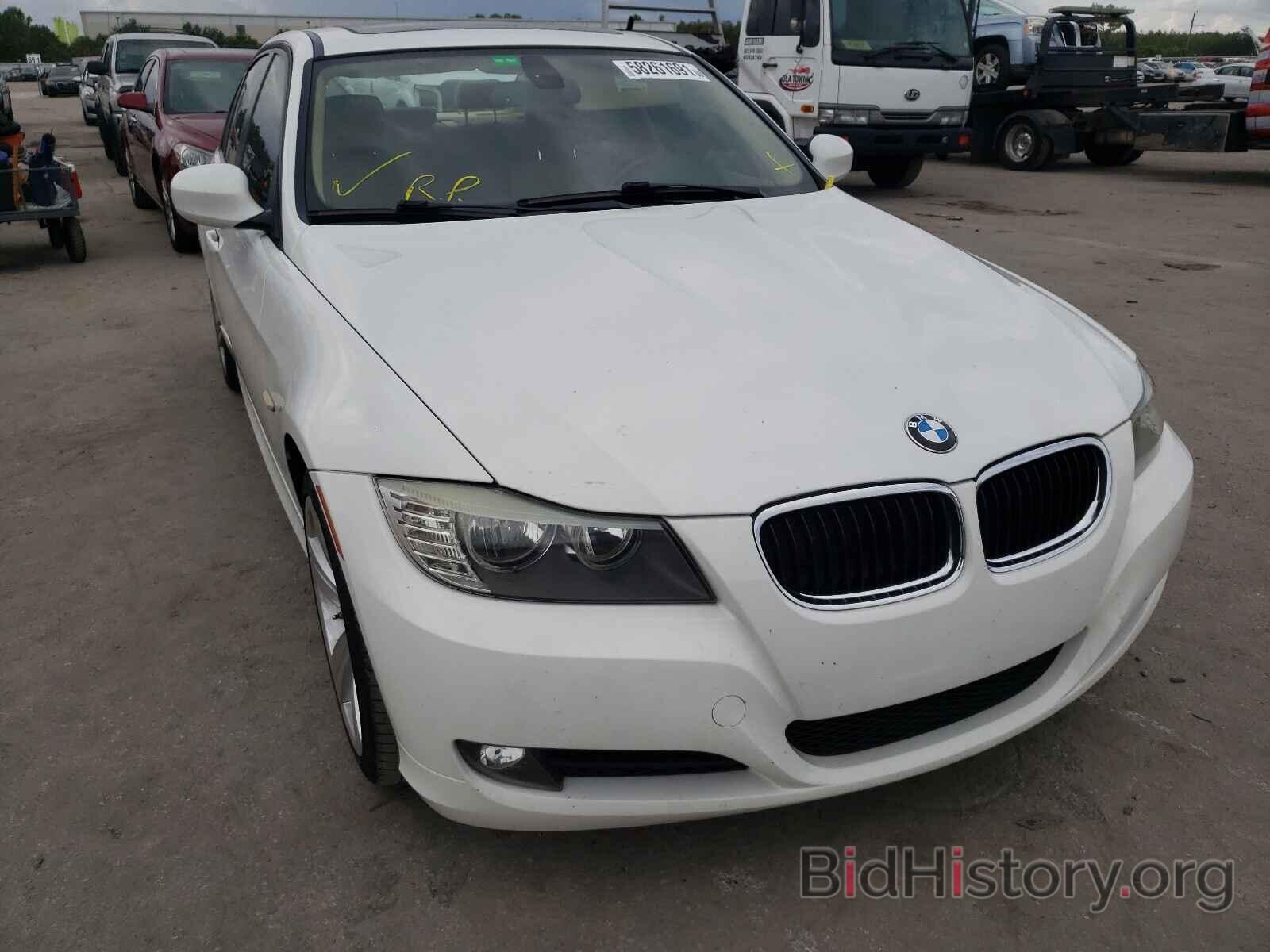 Photo WBAPH7G55BNM58864 - BMW 3 SERIES 2011