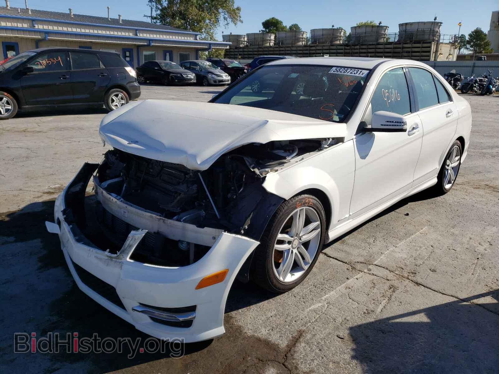2014 MERCEDES-BENZ C-CLASS - VIN: WDDGF4HB2EA938194 - Фото 2