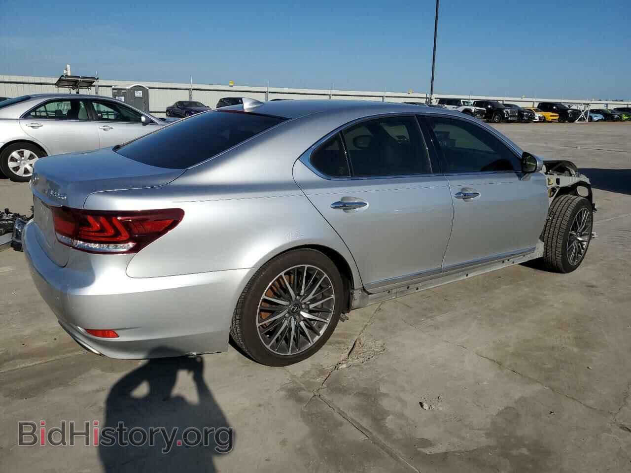 2014 LEXUS LS460 - VIN: JTHBL5EF1E5129514 - Photo 3