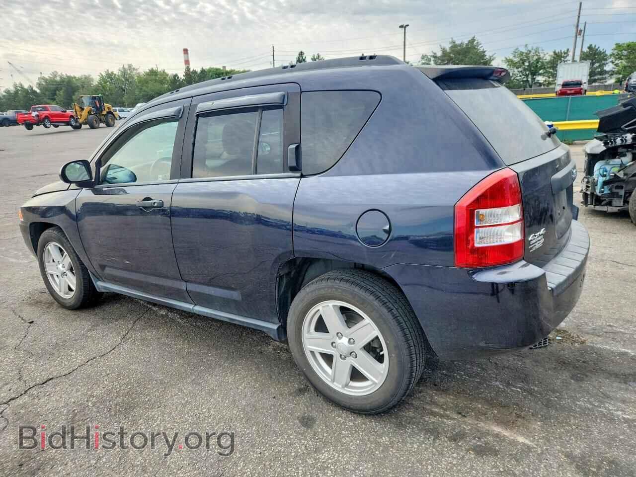 2010 JEEP COMPASS - VIN: 1J4NF1FB2AD646681 - Фото 2