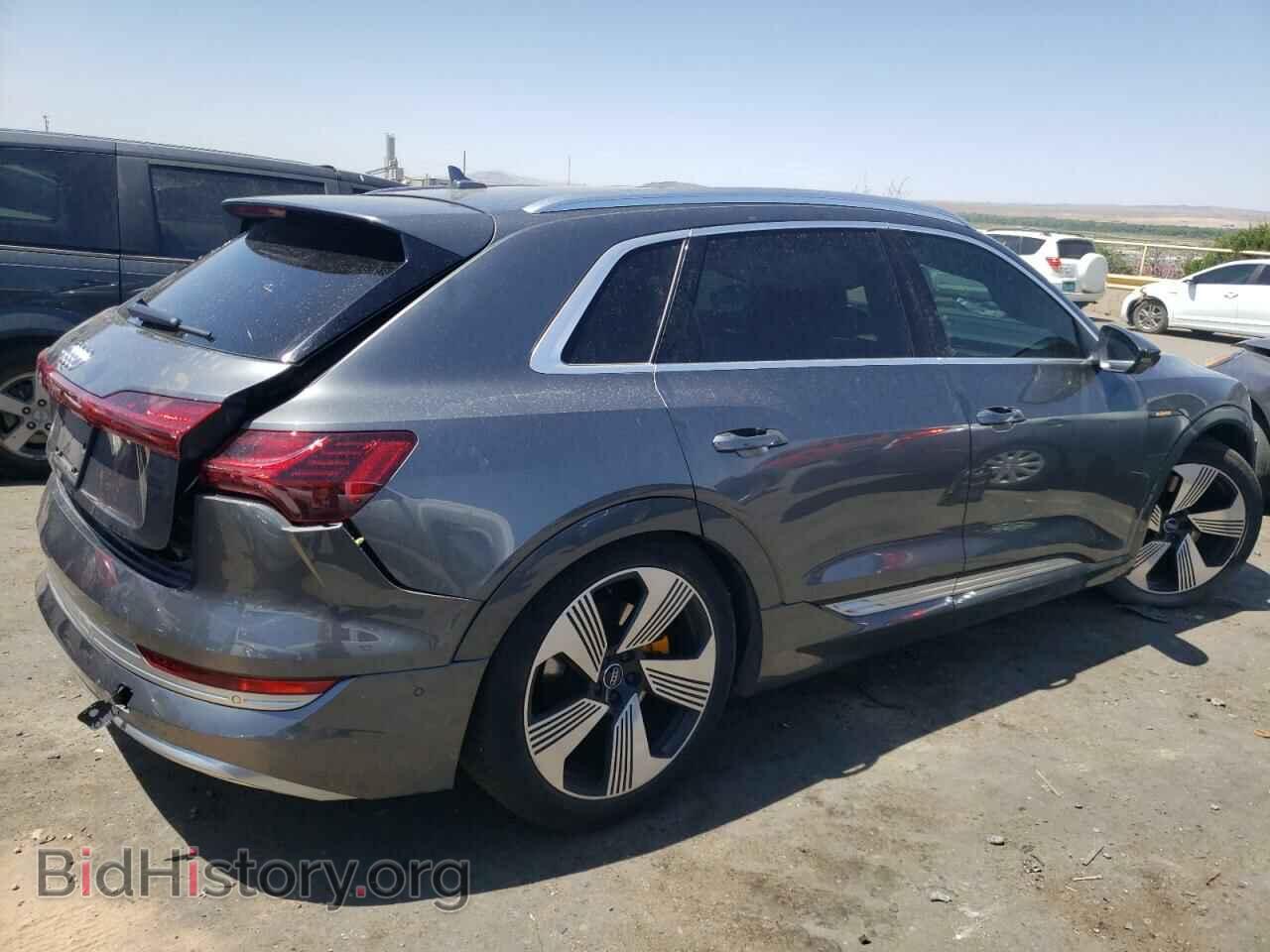 2019 AUDI E-TRON - VIN: WA1VAAGEXKB008215 - Photo 3