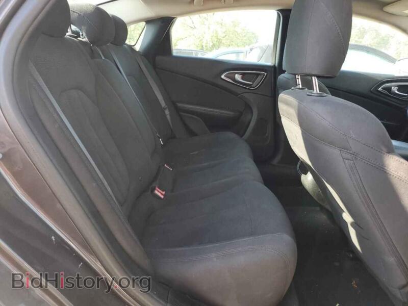 2015 Chrysler 200 (VIN 1C3CCCAB1FN692503) — photo 10 of 12