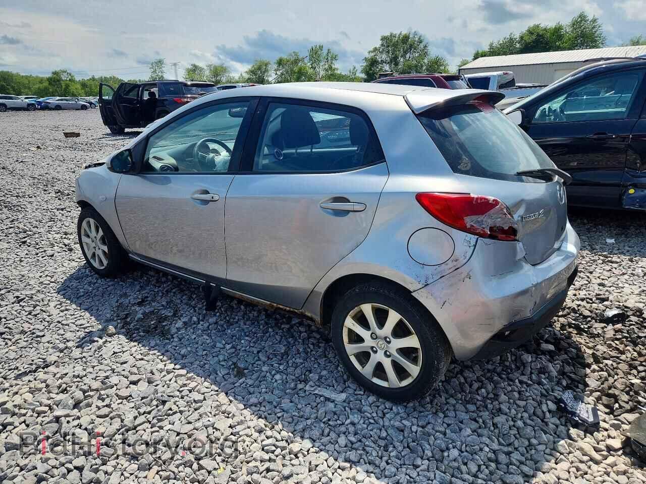 2011 Mazda 2 (VIN JM1DE1HY4B0131034) — photo 2 of 13