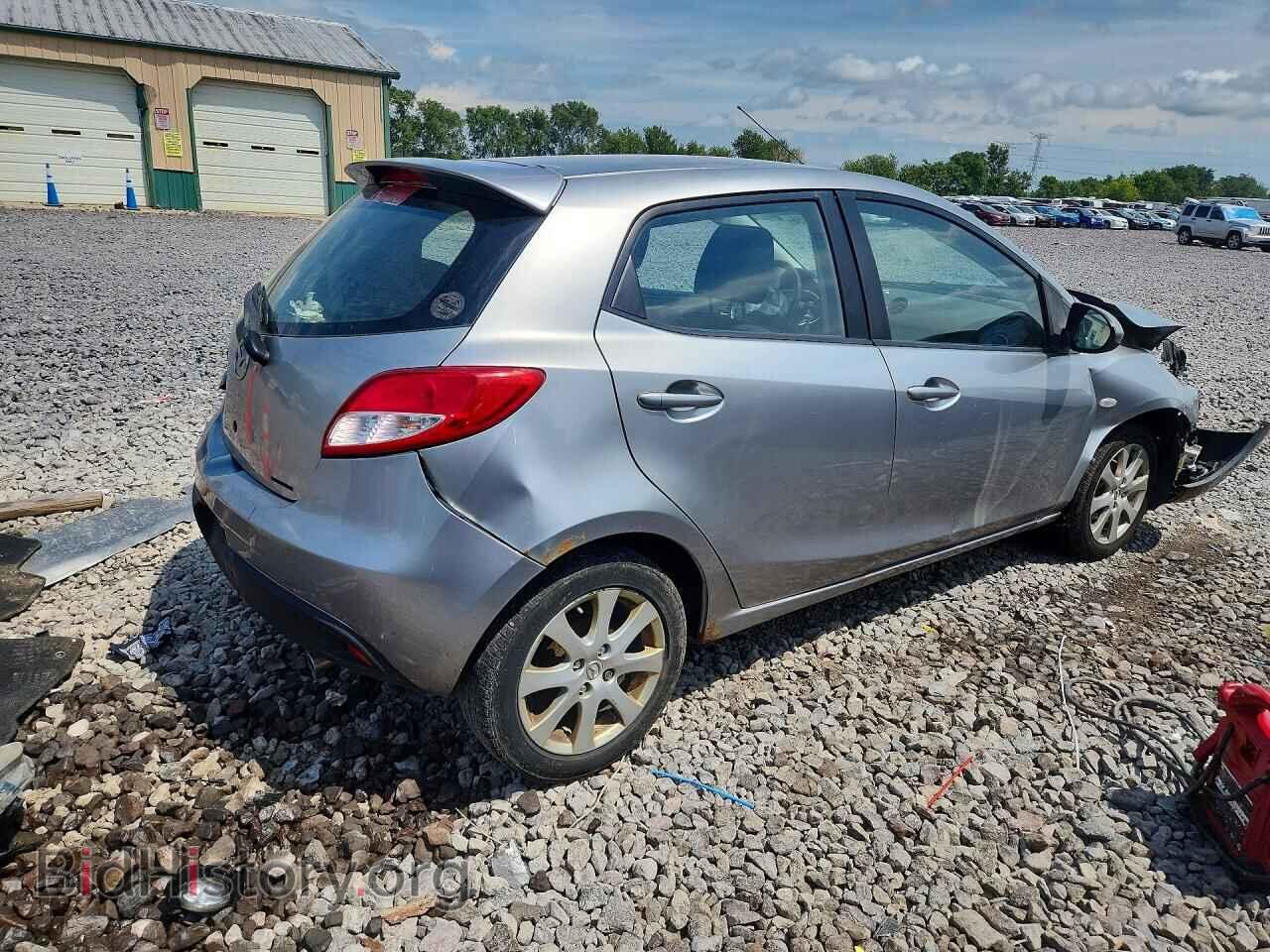 2011 Mazda 2 (VIN JM1DE1HY4B0131034) — photo 3 of 13