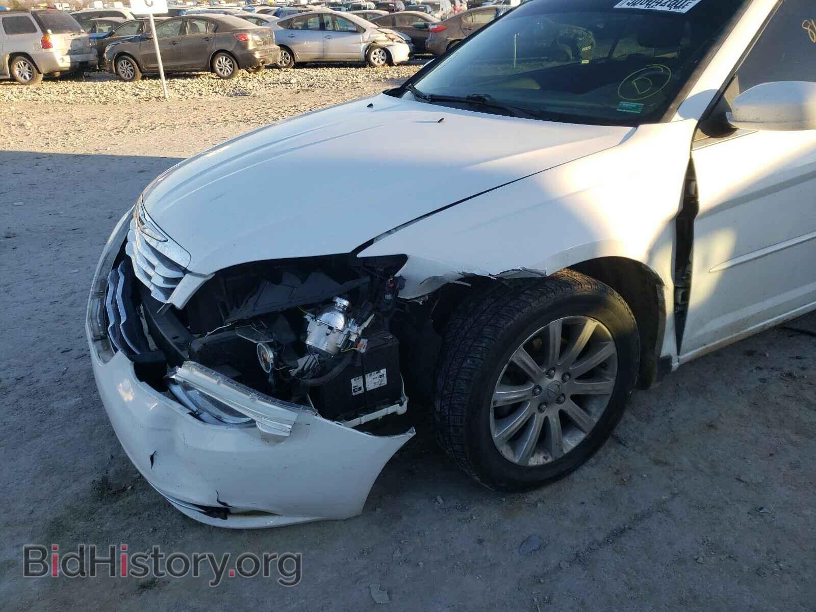 2011 CHRYSLER 200 - VIN: 1C3BC2EB8BN592263 - Фото 9