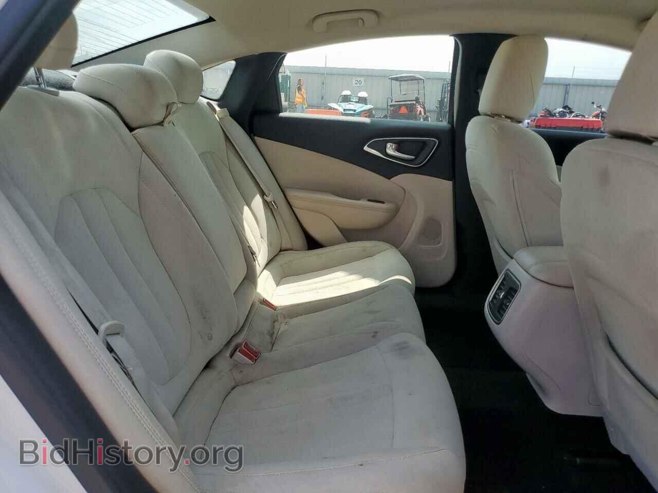 2015 CHRYSLER 200 - VIN: 1C3CCCAB0FN627111 - Фото 10