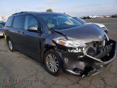 2017 Toyota SIENNA Sienna XLE, серый — VIN 5TDYZ3DC9HS816969, Copart