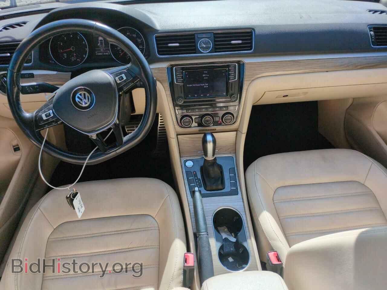 2016 VOLKSWAGEN PASSAT - VIN: 1VWCS7A35GC030142 - Фото 8