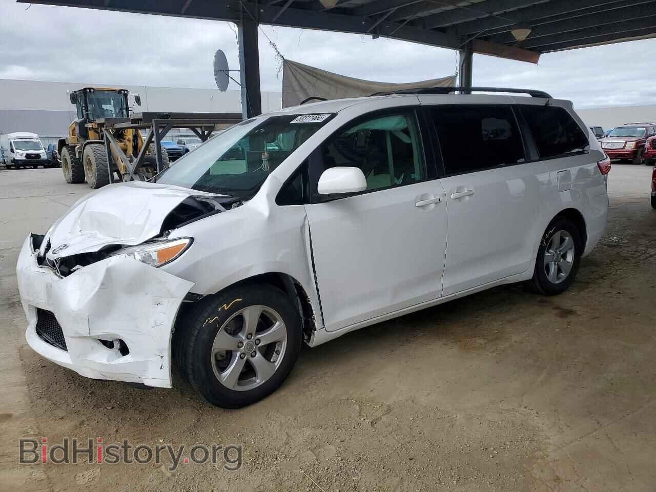Photo 5TDKZ3DC3HS883024 - TOYOTA SIENNA 2017