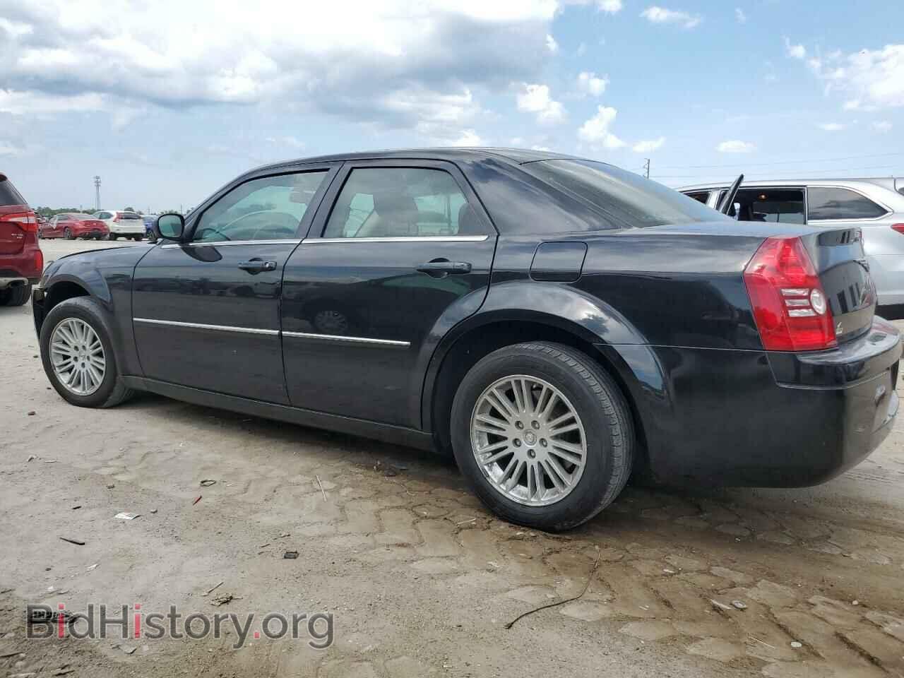 2009 CHRYSLER 300 - VIN: 2C3KA43D79H556962 - Фото 2