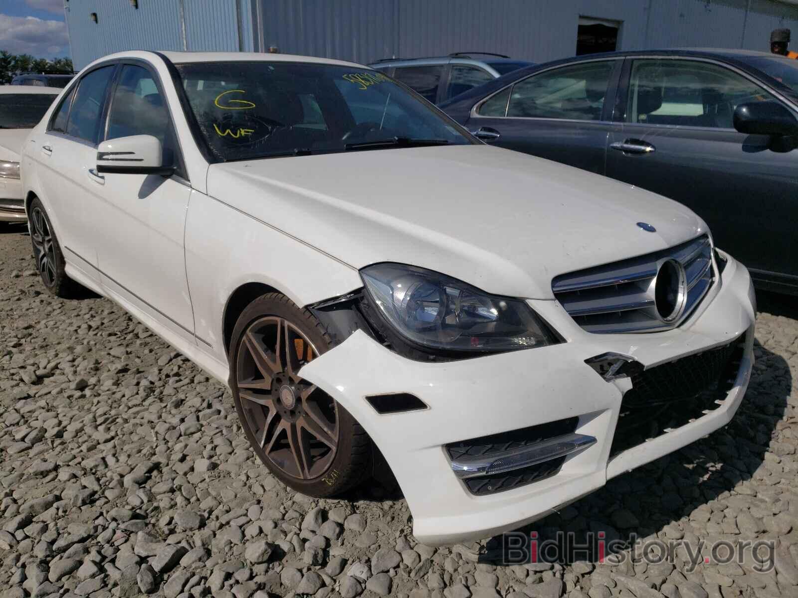 Photo WDDGF8AB9DA883923 - MERCEDES-BENZ C-CLASS 2013