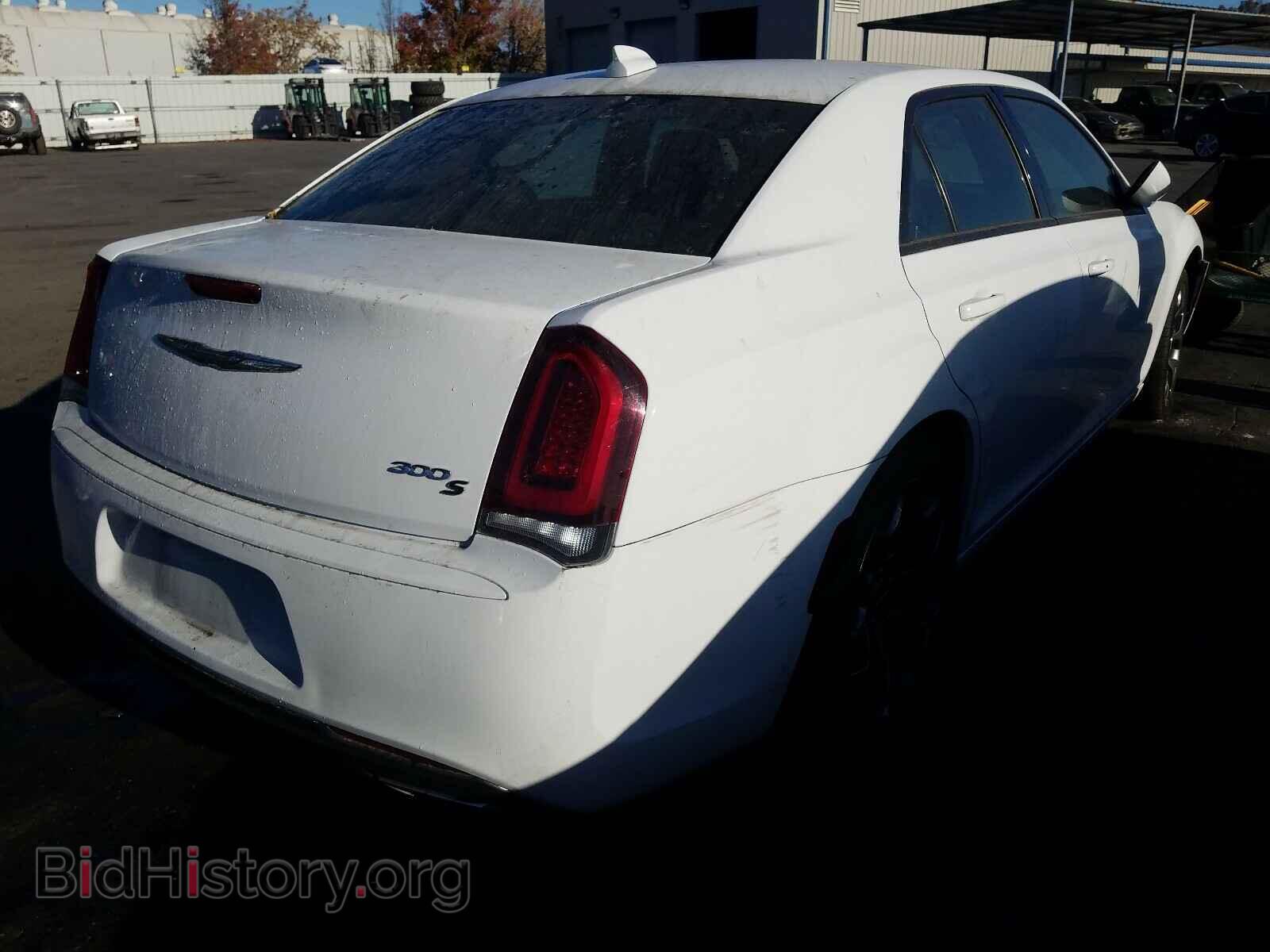 2018 CHRYSLER 300 - VIN: 2C3CCABG4JH211126 - Фото 4