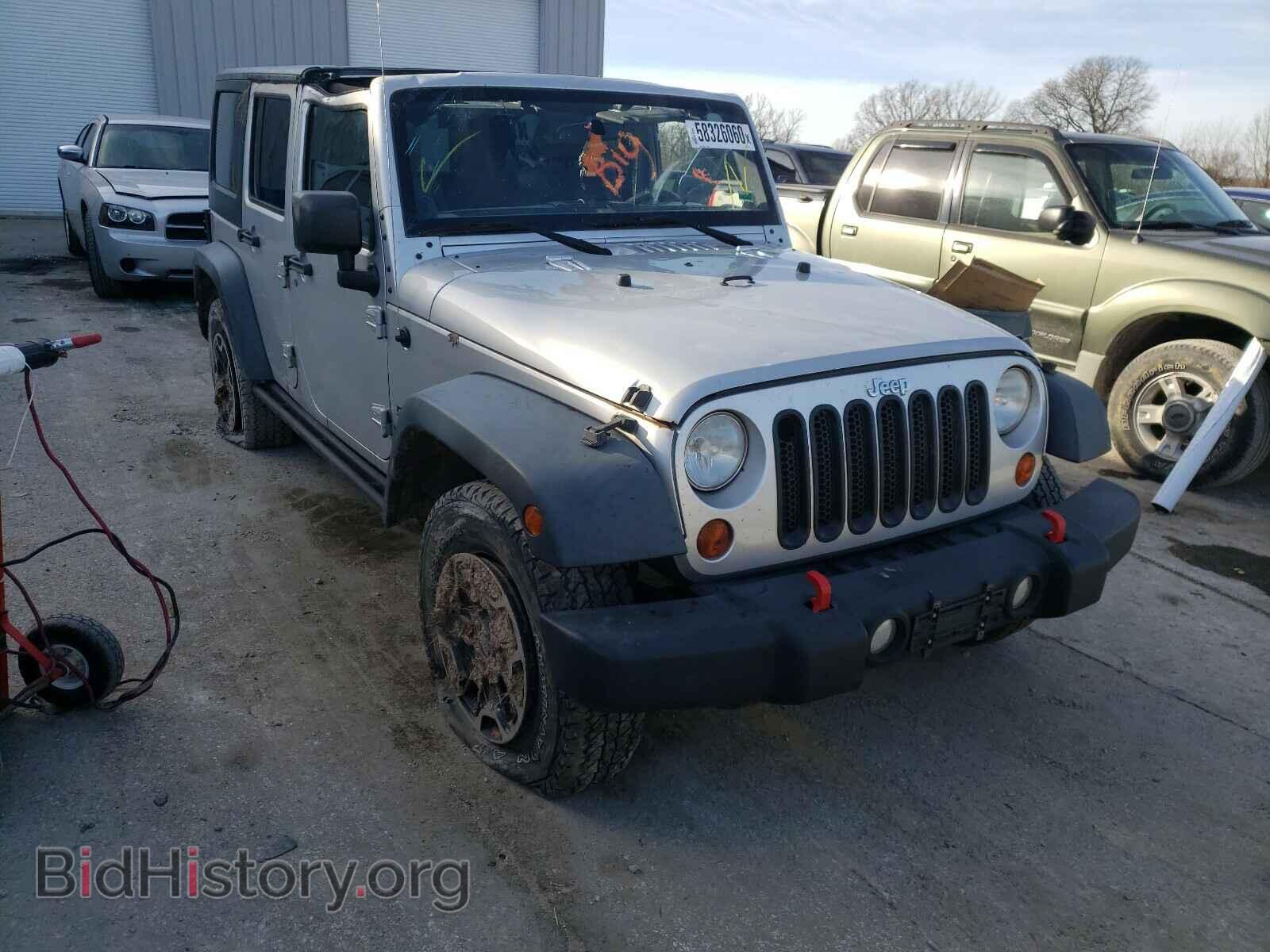 Photo 1J4BA3H1XBL517127 - JEEP WRANGLER 2011