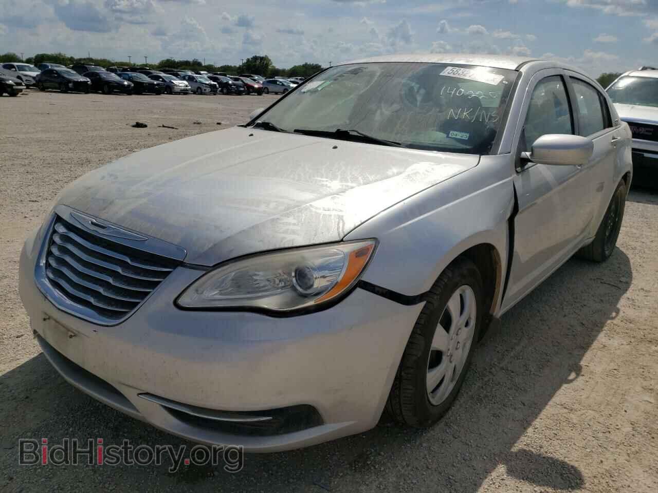 2012 CHRYSLER 200 - VIN: 1C3CCBAB8CN100486 - Фото 2