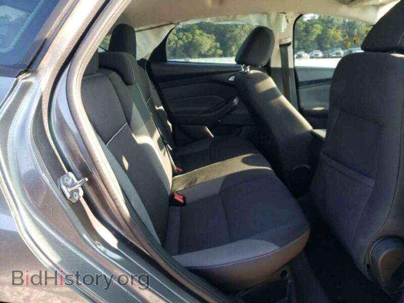 2014 Ford FOCUS (VIN 1FADP3K21EL451303) — photo 6 of 10