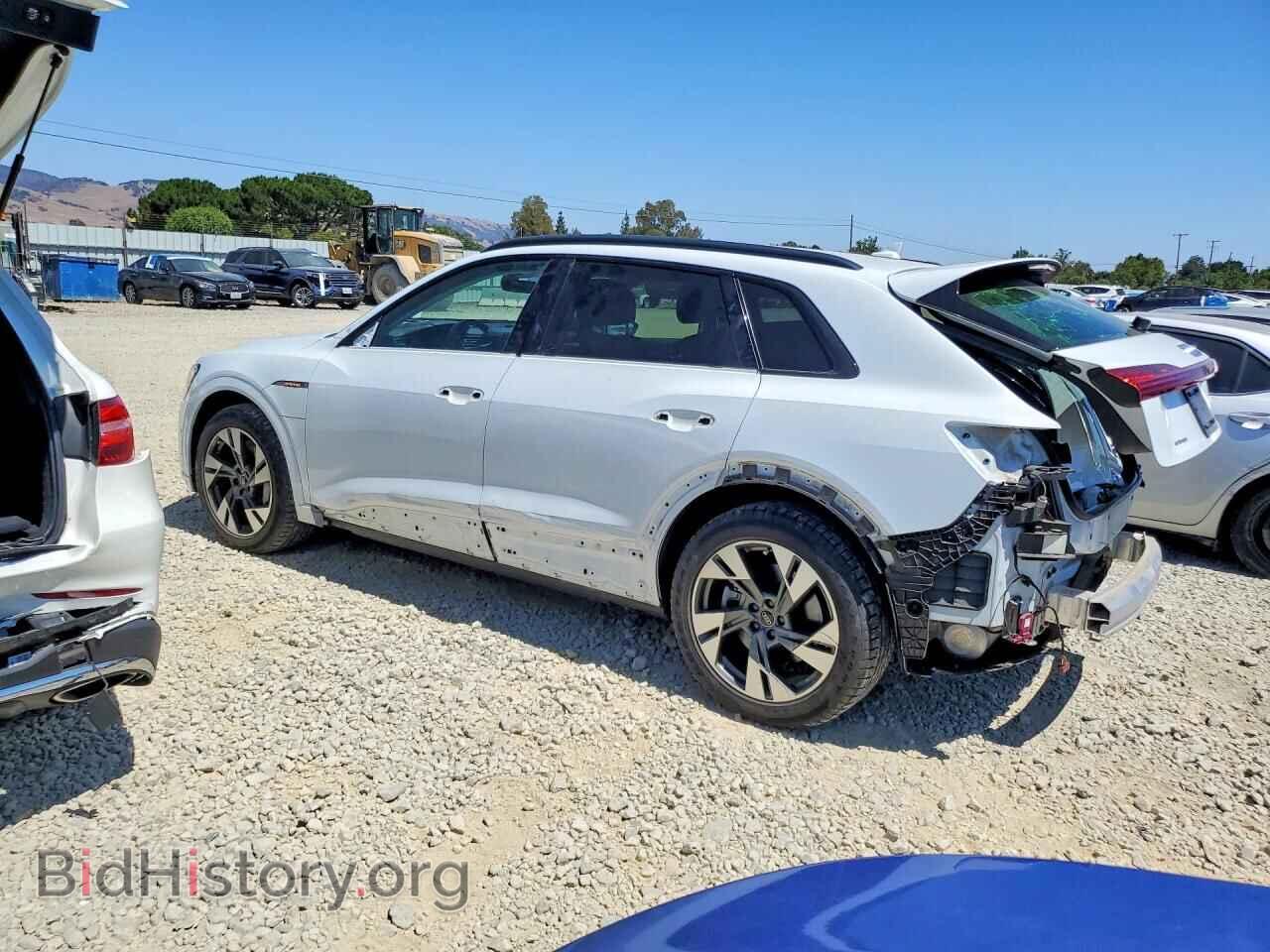 2021 AUDI E-TRON - VIN: WA1AAAGE4MB022841 - Photo 2