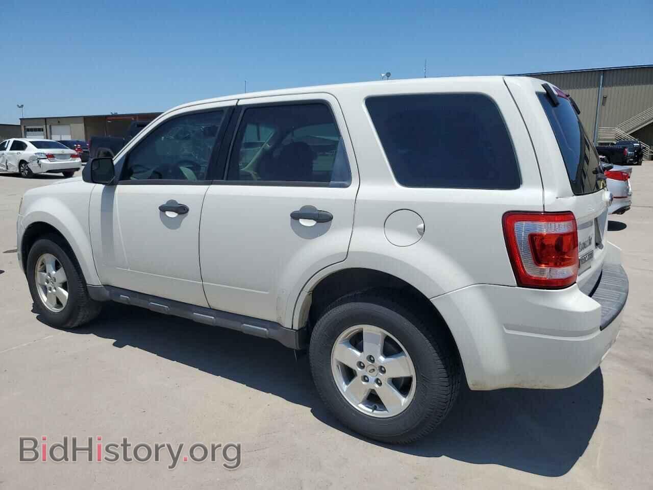 2011 FORD ESCAPE - VIN: 1FMCU0C72BKC24240 - Фото 2