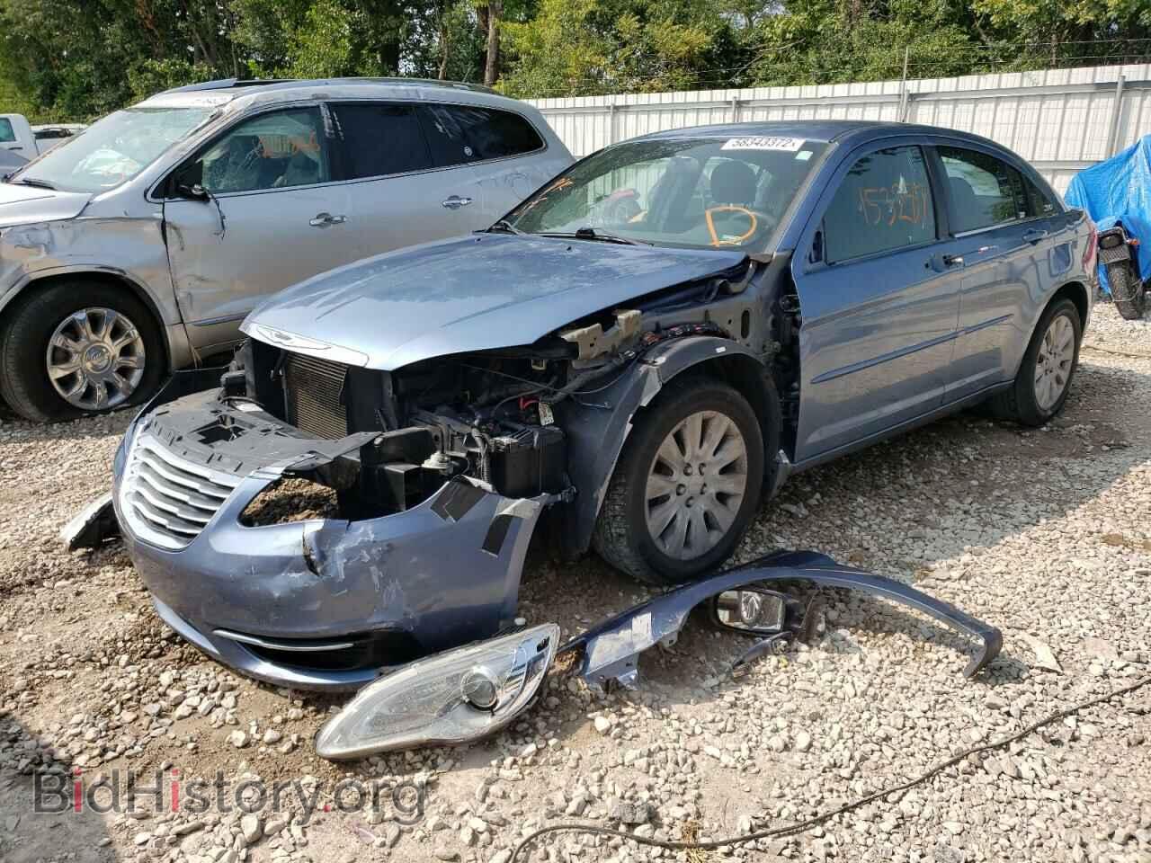 2011 CHRYSLER 200 - VIN: 1C3BC4FBXBN557931 - Фото 2