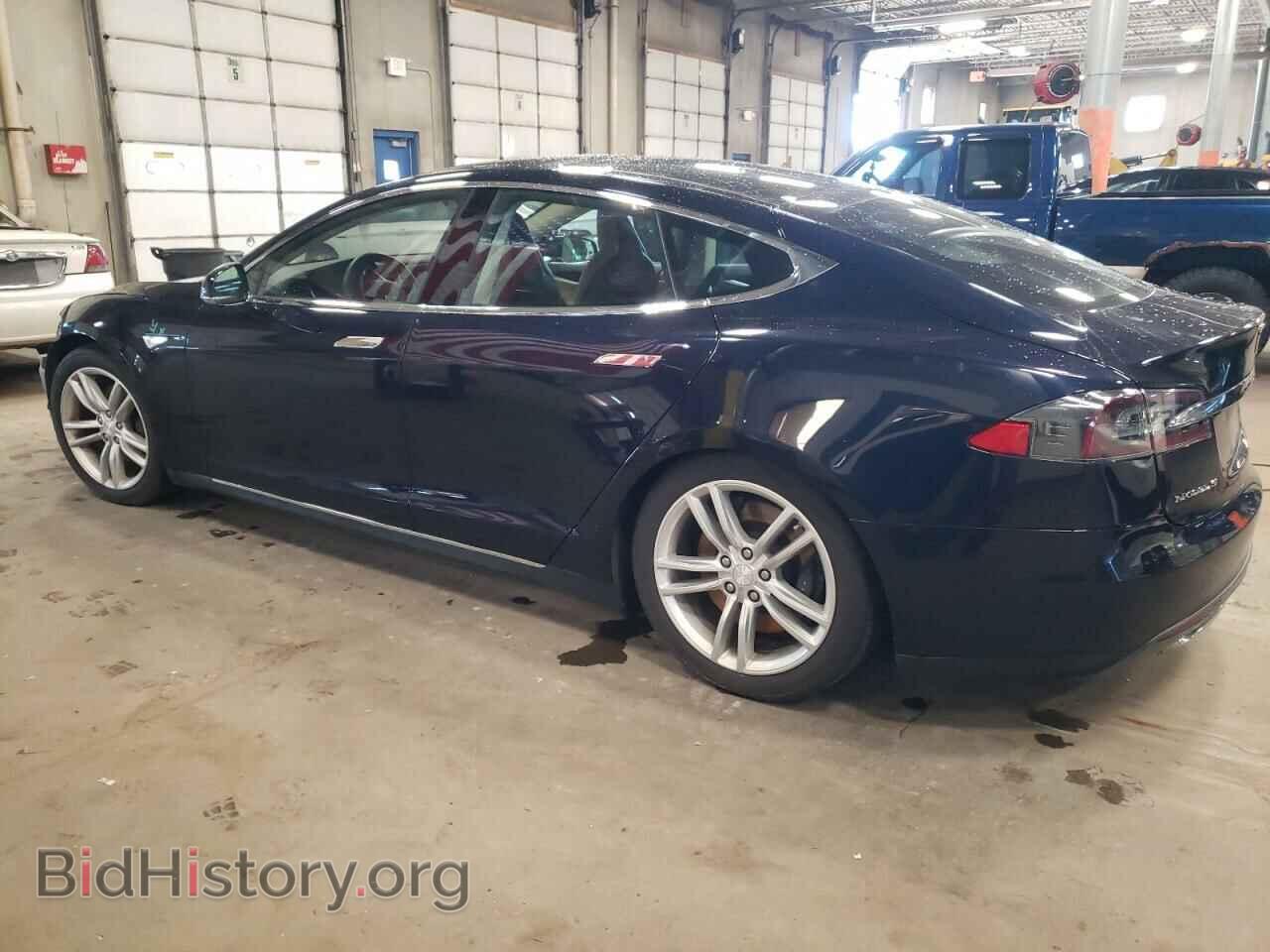 2013 TESLA MODEL S - VIN: 5YJSA1DN5DFP06096 - Фото 2