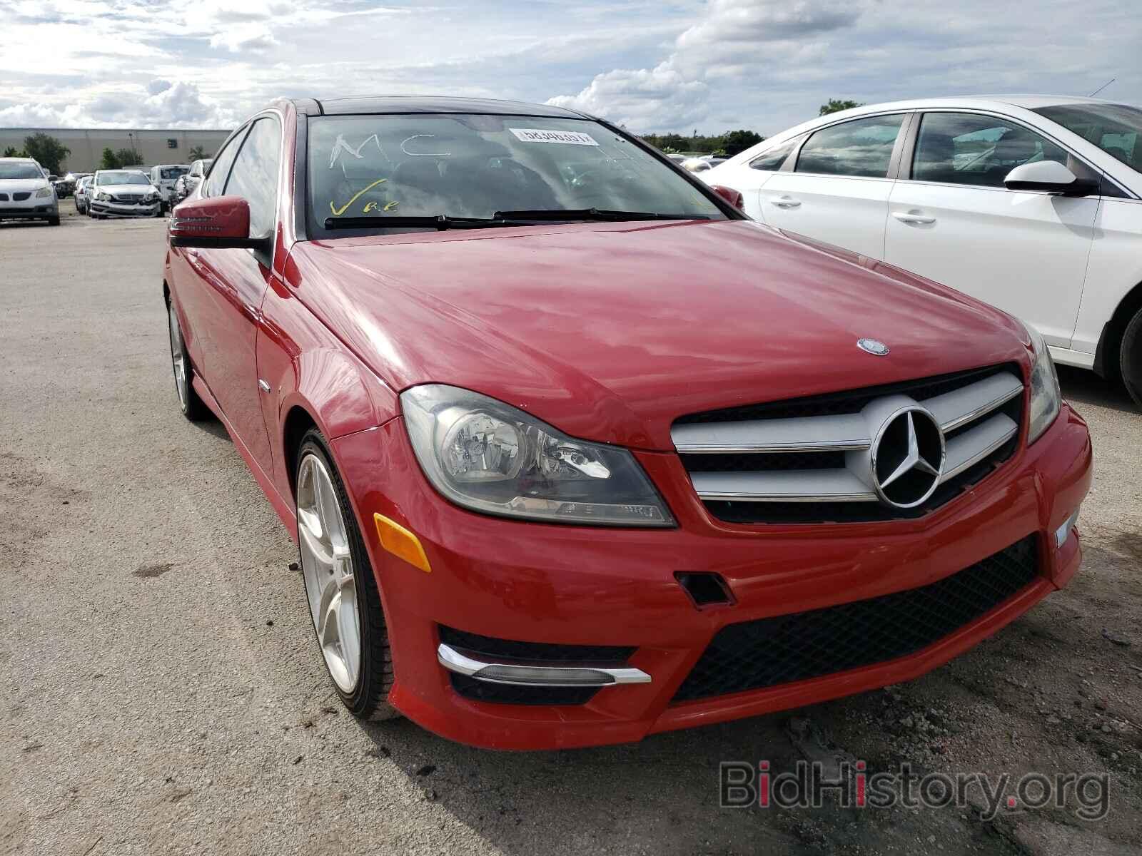 Photo WDDGJ4HB1CF745310 - MERCEDES-BENZ C-CLASS 2012