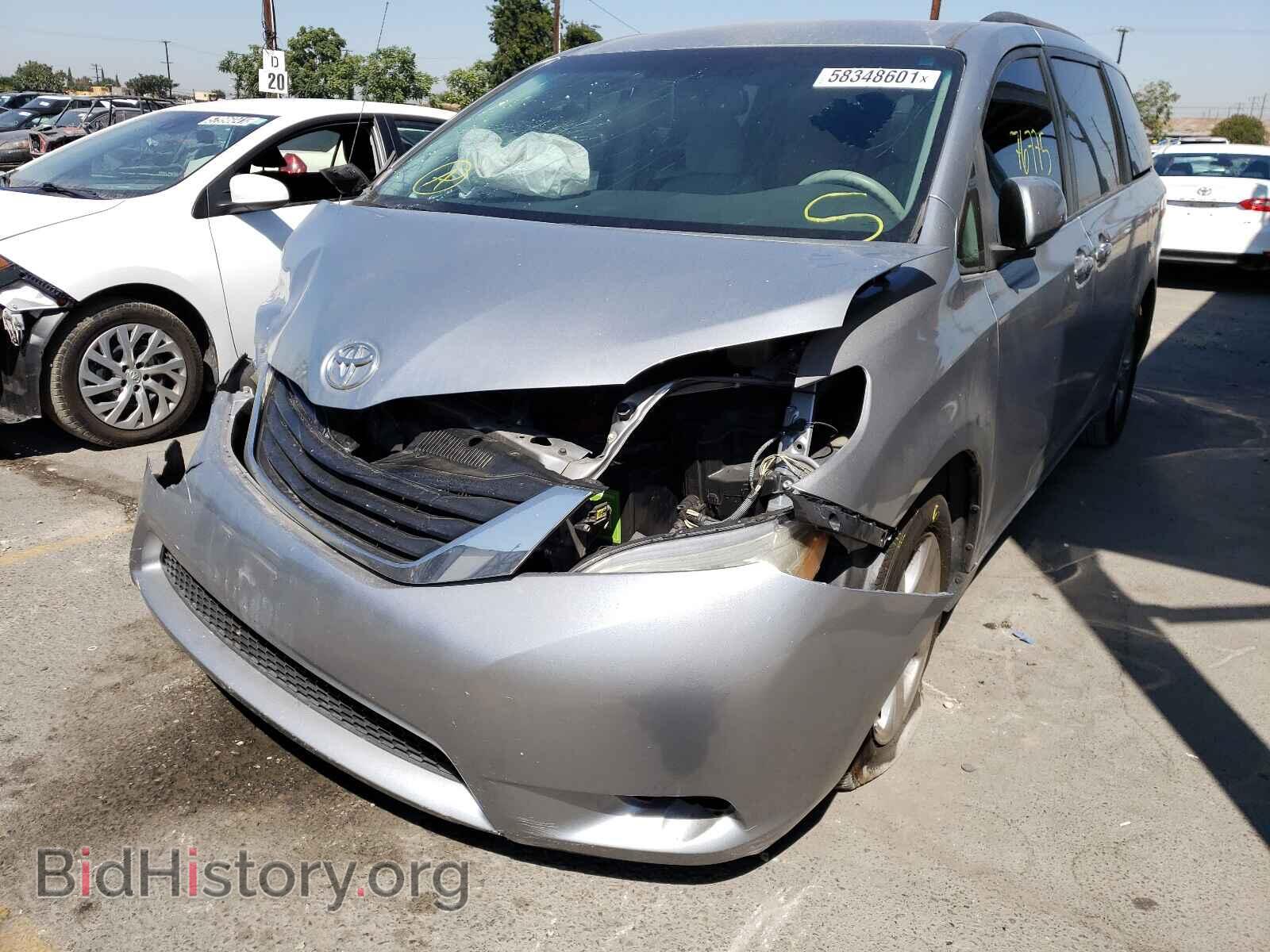 2011 TOYOTA SIENNA - VIN: 5TDKK3DC3BS052425 - Фото 2