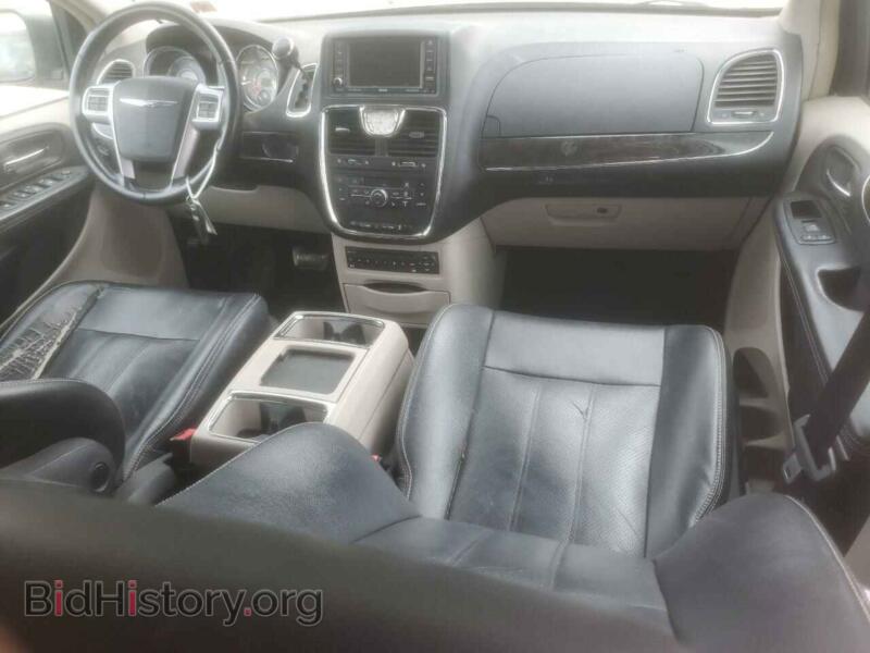 2011 Chrysler MINIVAN (VIN 2A4RR8DGXBR682035) — photo 8 of 13