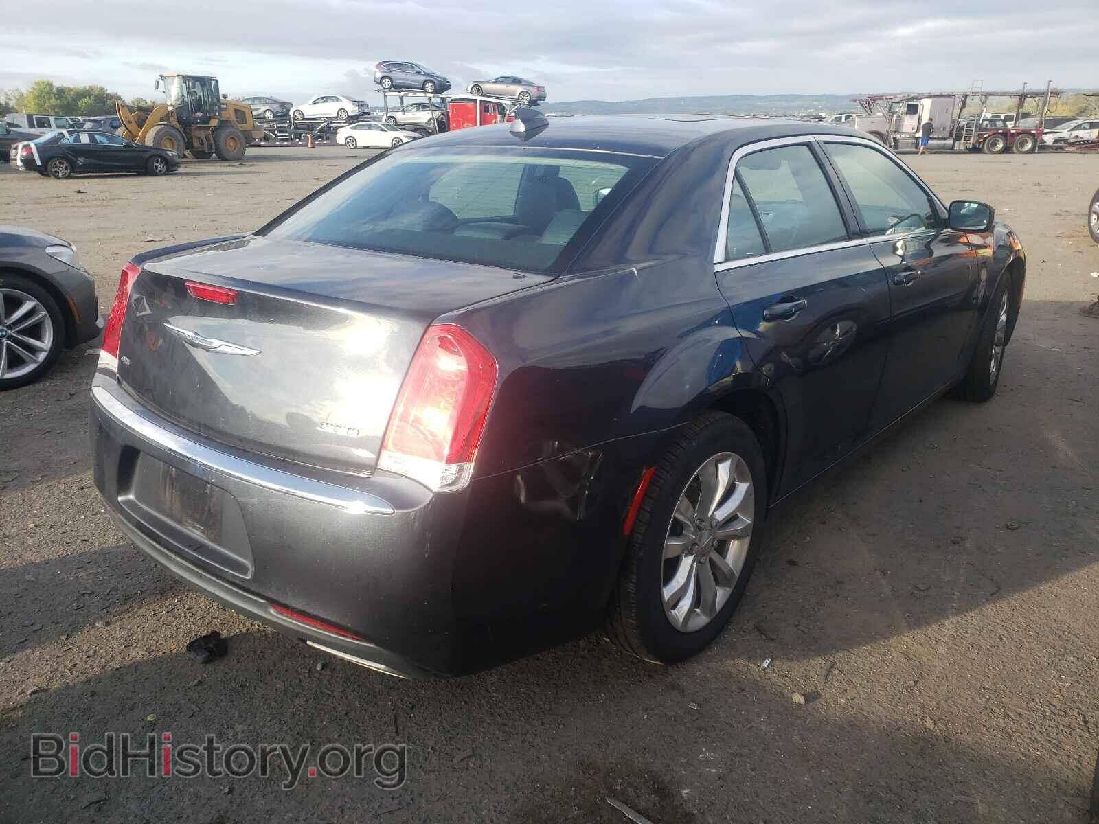 2016 CHRYSLER 300 - VIN: 2C3CCARG0GH262265 - Фото 4