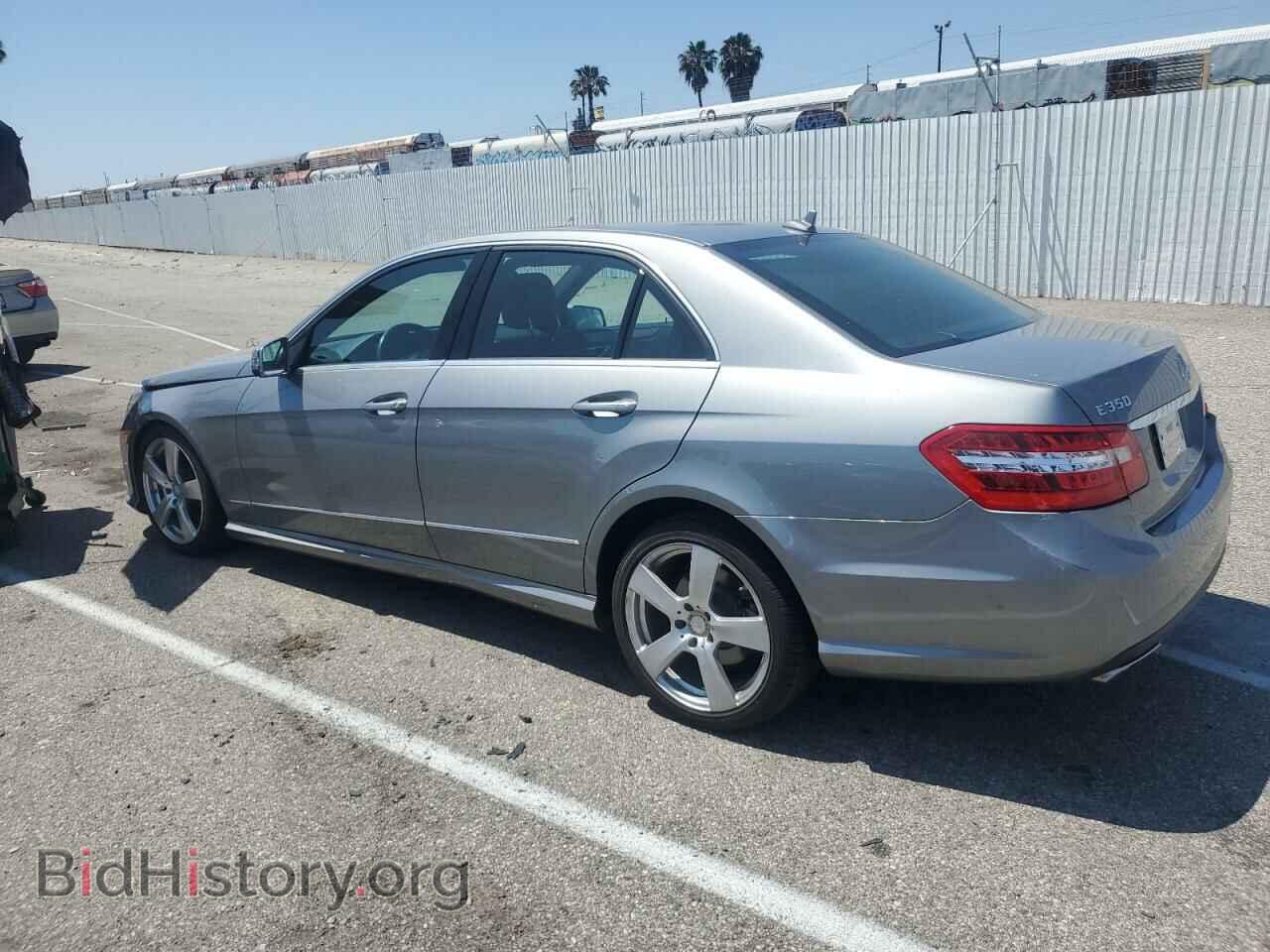 2011 MERCEDES-BENZ E-CLASS - VIN: WDDHF5GBXBA471503 - Фото 2