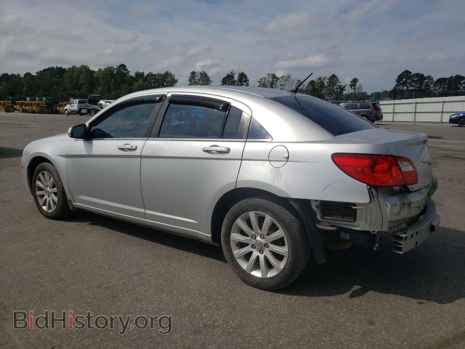 2010 CHRYSLER SEBRING - VIN: 1C3CC5FB6AN195136 - Фото 3