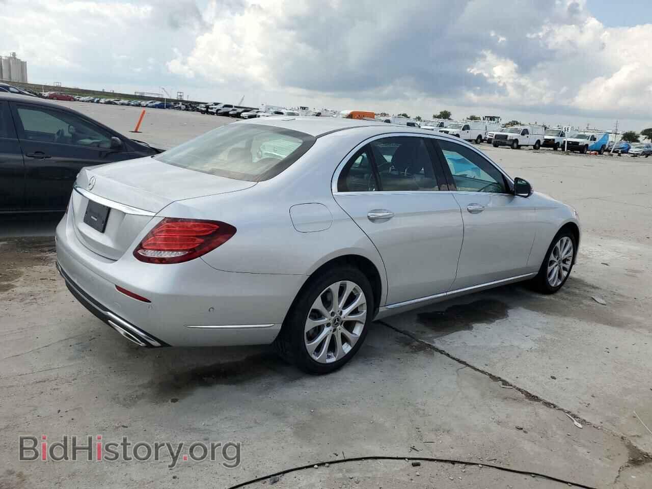 2019 MERCEDES-BENZ E-CLASS - VIN: WDDZF4JB8KA592425 - Фото 3