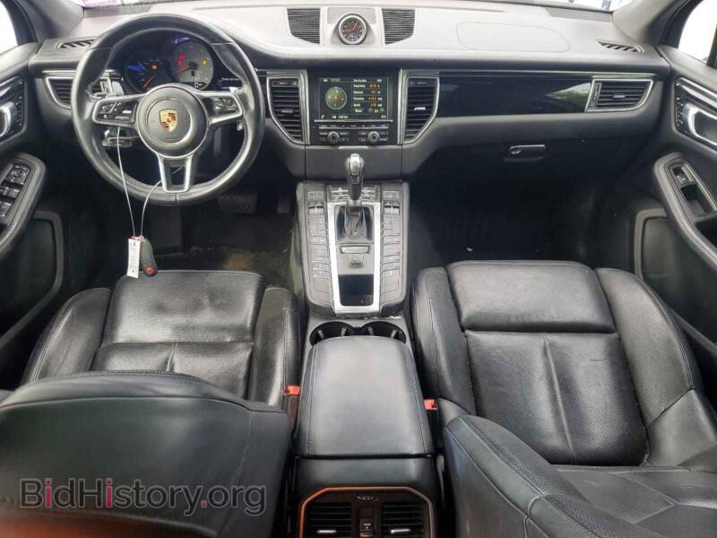 2016 Porsche MACAN (VIN WP1AB2A58GLB59103) — photo 8 of 13