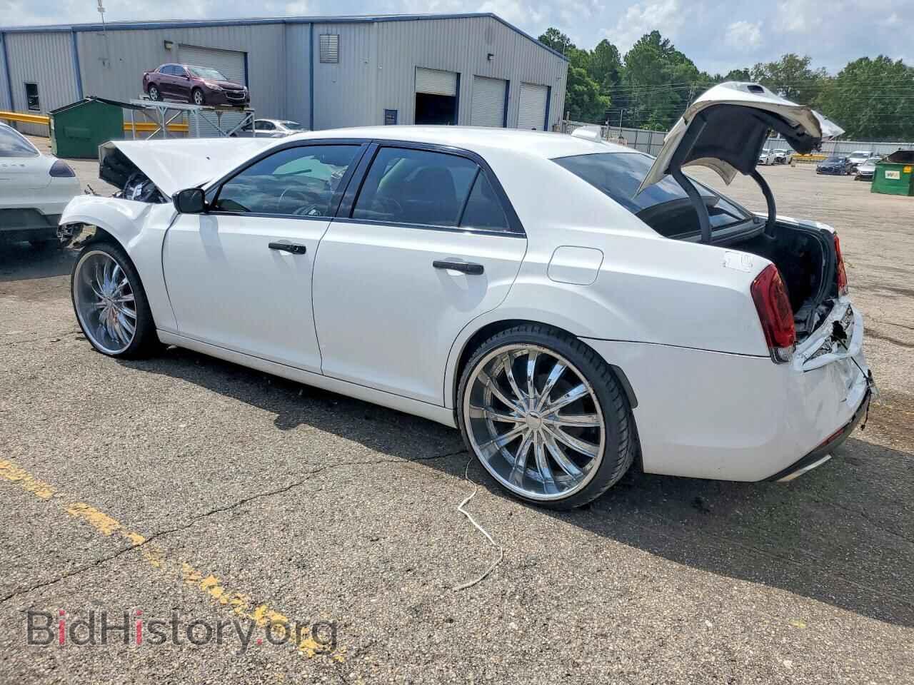 2019 CHRYSLER 300 - VIN: 2C3CCAAG9KH690629 - Фото 2