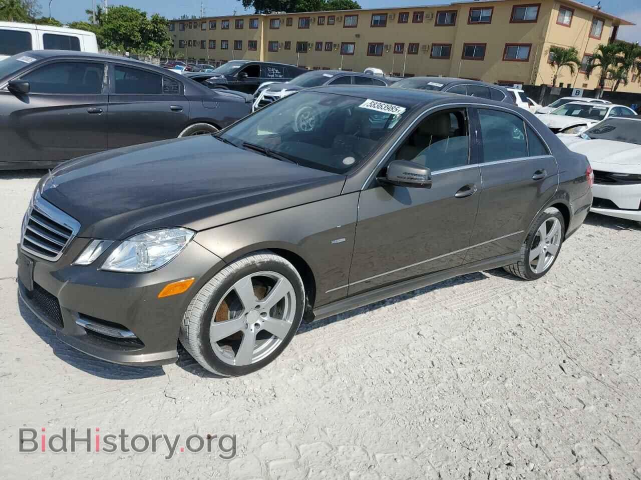 Photo WDDHF8JB1CA658608 - MERCEDES-BENZ E-CLASS 2012