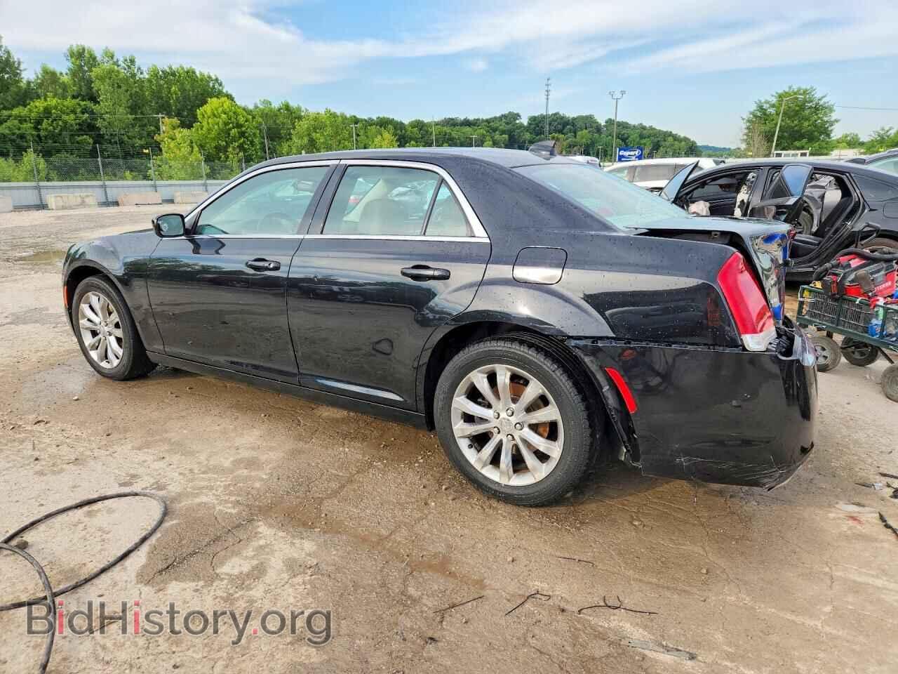 2016 CHRYSLER 300 - VIN: 2C3CCARG1GH164412 - Фото 2